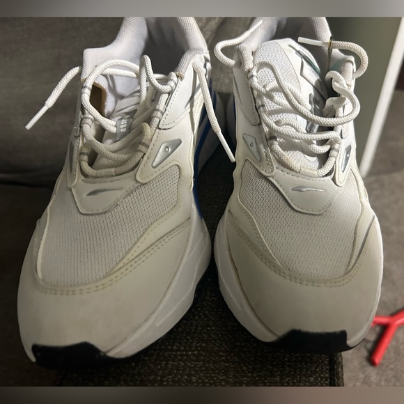 Puma - Picture 2 of 7